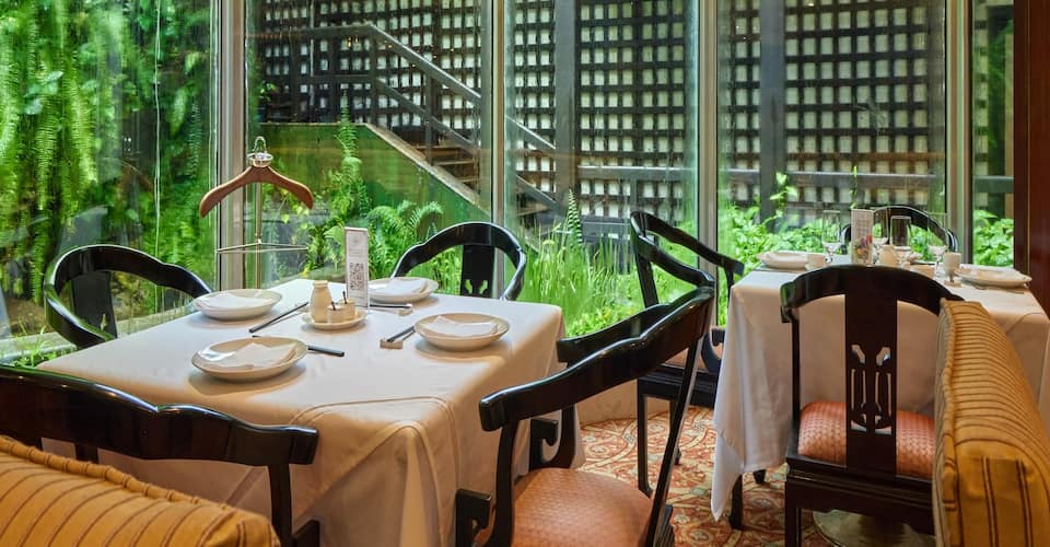 The Great Wall - The Leela Mumbai, Chakala, Mumbai | Zomato